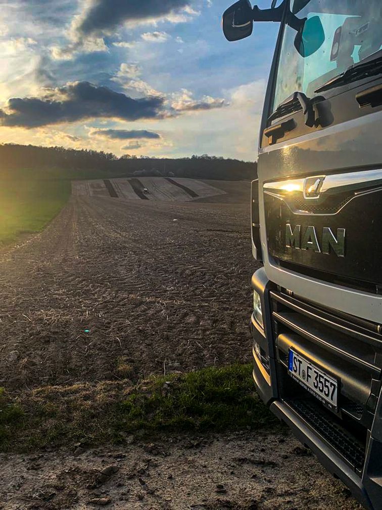 d9fb2df8-5728-4cbf-a42d-be0973d0fd93